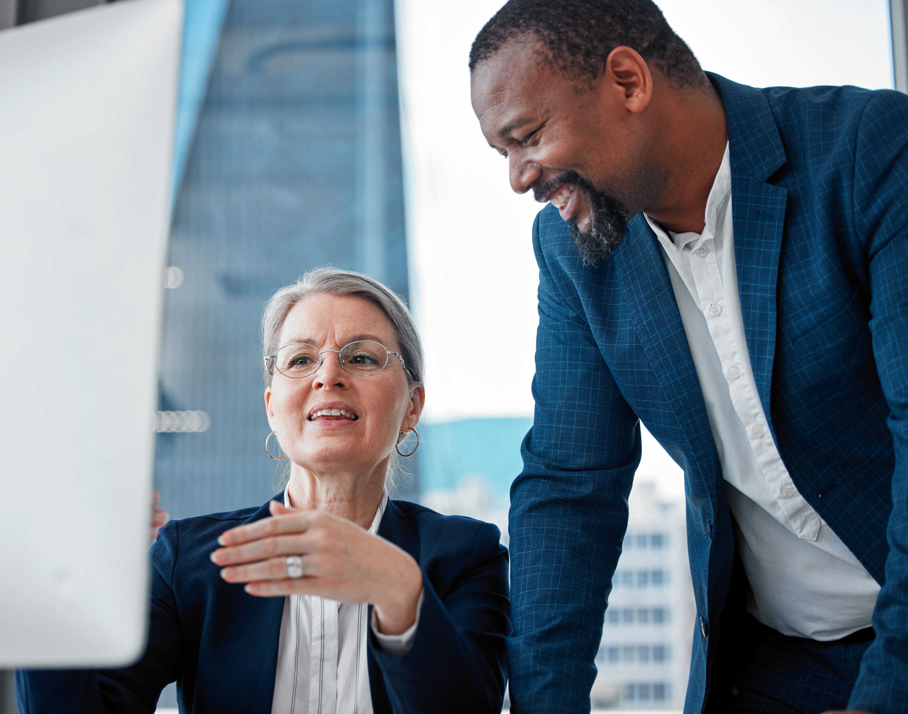 computer-advice-business-people-office-support-online-proposal-project-planning-partnership-manager-consultant-desk-brainstorming-ideas-problem-solving-together (1)