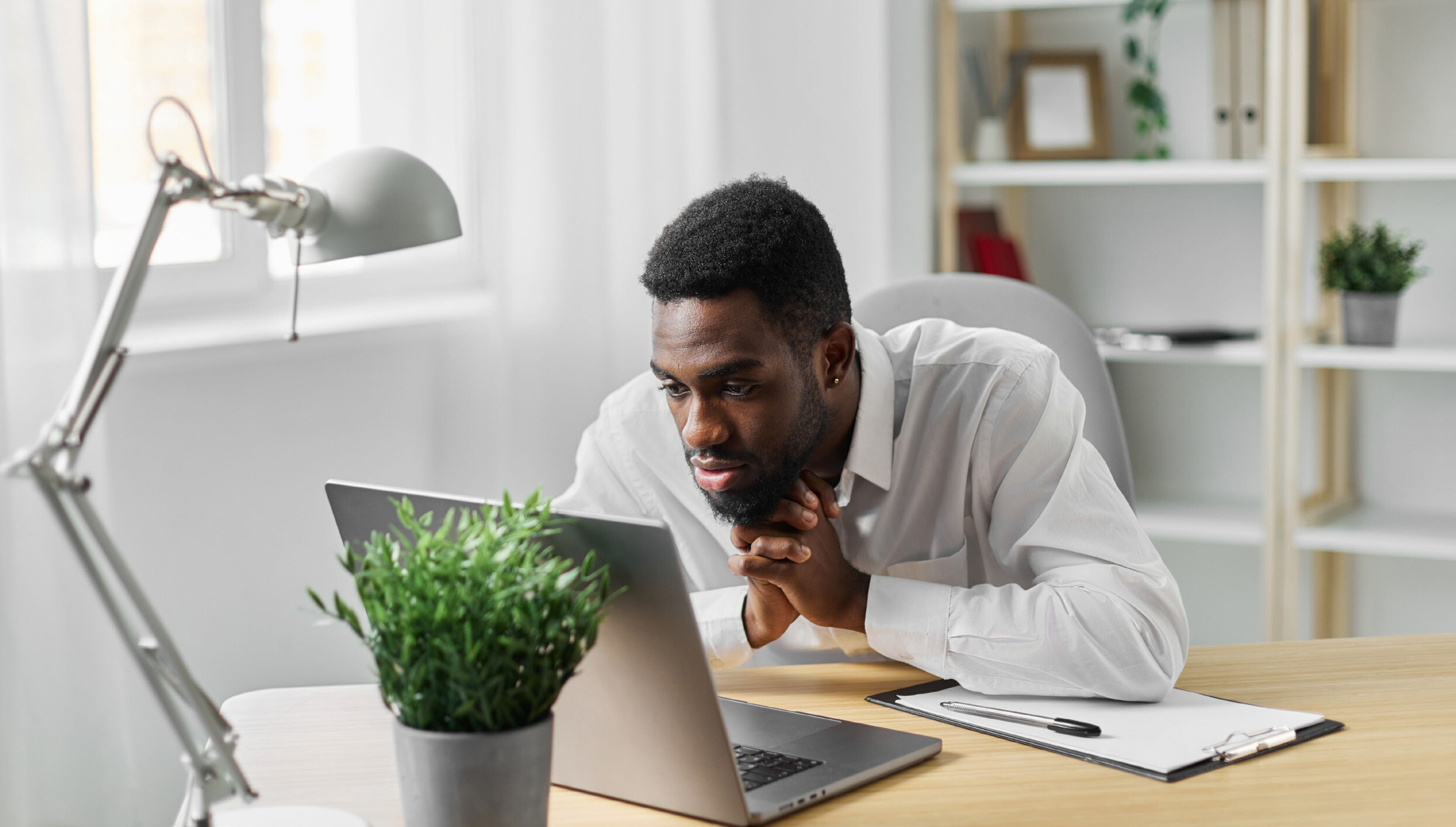 A knowledge worker focused on an AI-assisted task